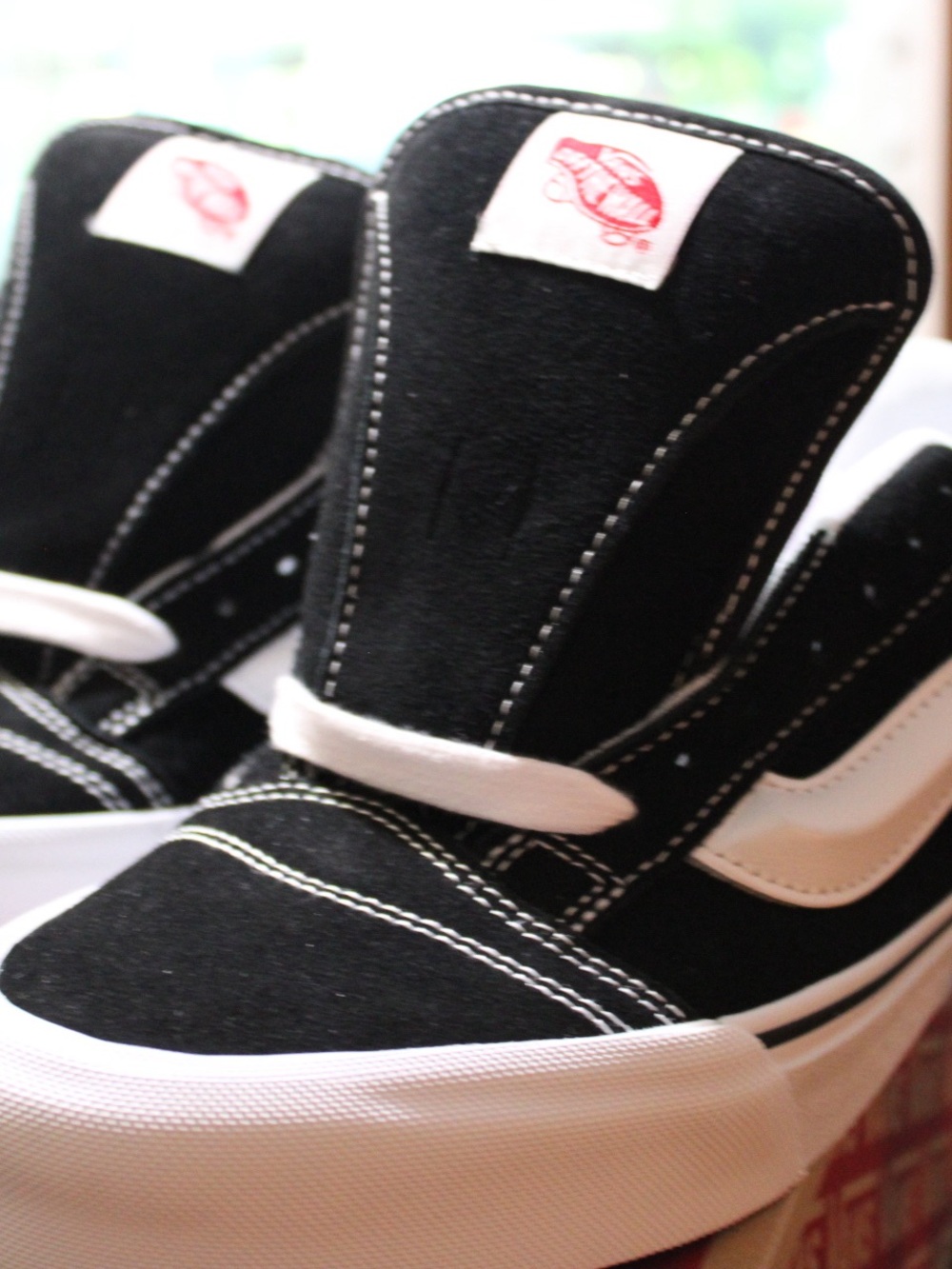 Vans Knu Skool Skate Shoe - Black / True White - Picture 2 of 7